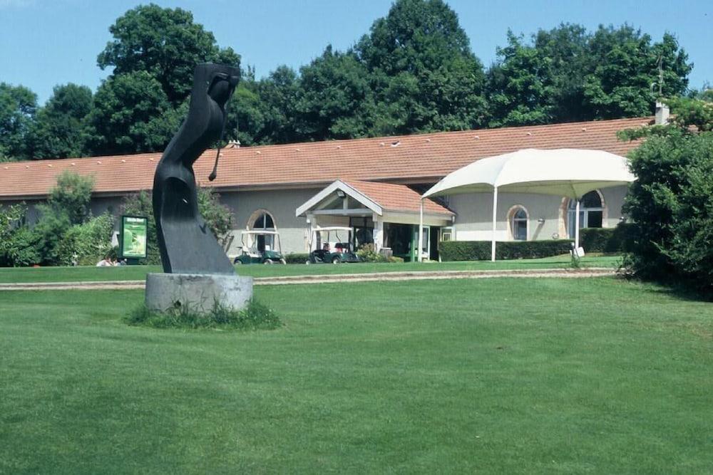 Best Western Golf D'Albon Exterior photo