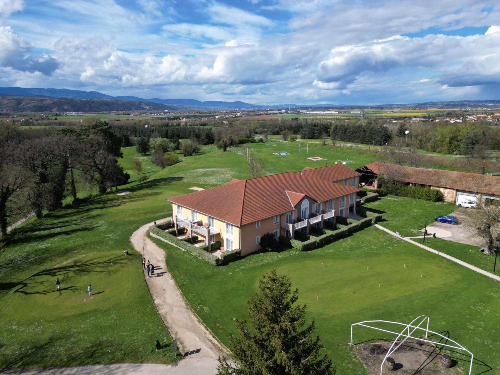 Best Western Golf D'Albon Exterior photo