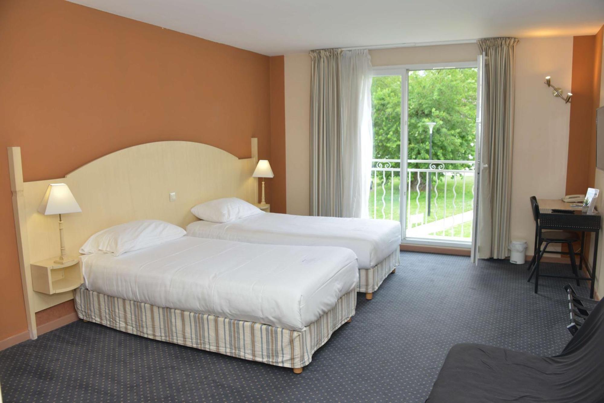 Best Western Golf D'Albon Exterior photo
